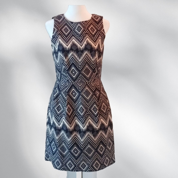 J. Crew Dresses & Skirts - J.Crew Sleeveless Ikat Sheath Dress size 0 Navy Linen Color Pattern Cotton
